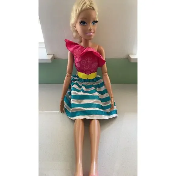 LARGE 28" BARBIE DOLL MATTEL 2013 FULLY JOINTED ELBOWS AND WRISTS G10